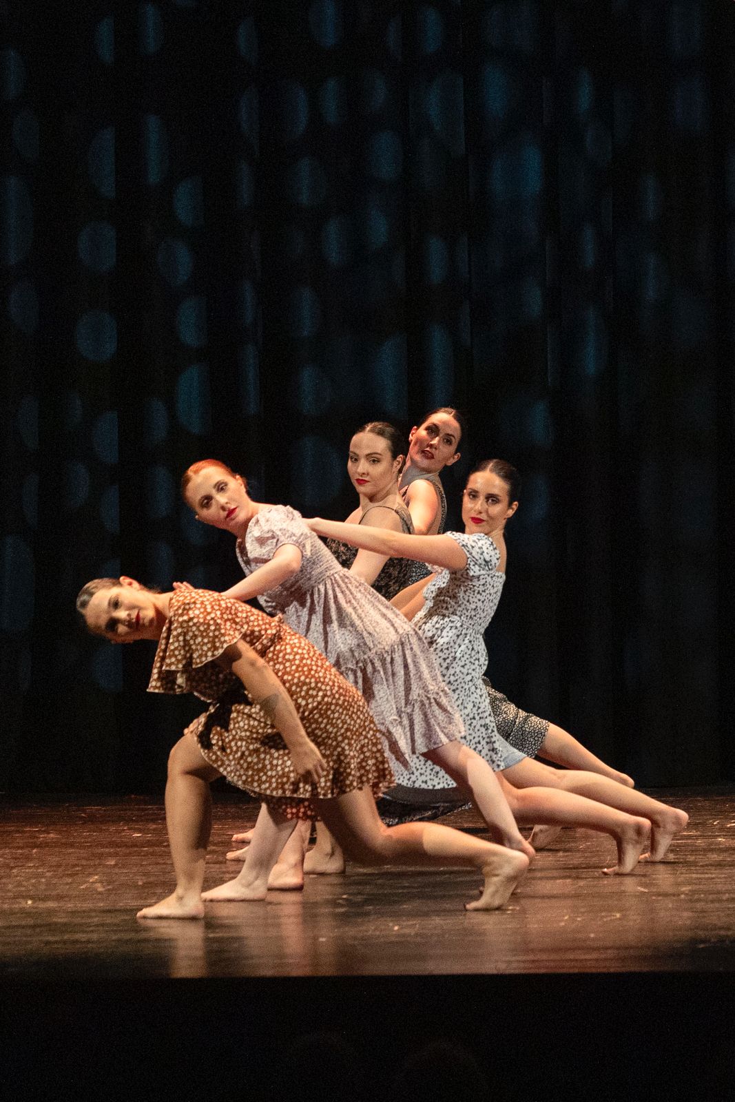 Ballerine di danza contemporanea