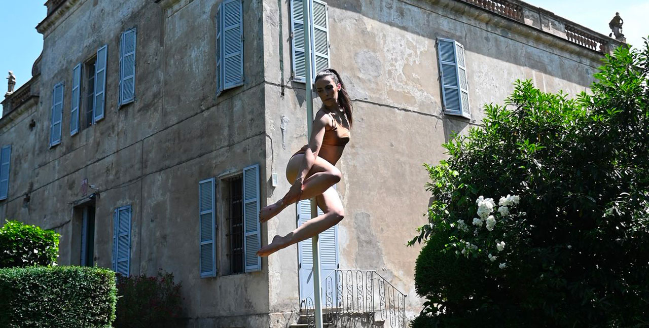 insegnante di pole dance